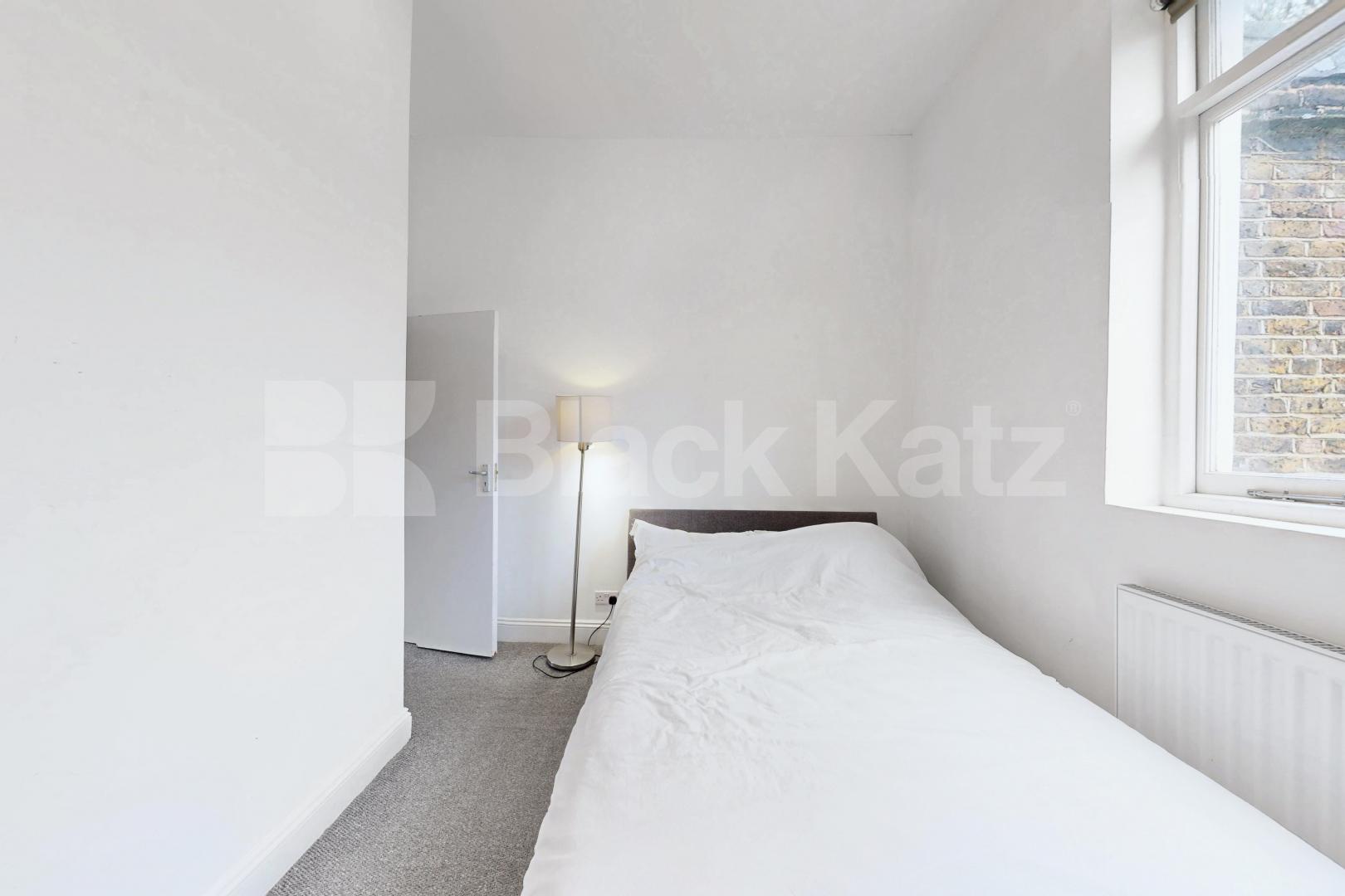 Elegant Raised Ground Floor Apartment in Sought-After NW1 Camden Park Road, Camden